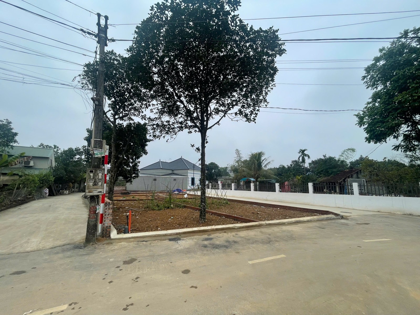 Đất Hạ Bằng 60m² lô góc hai mặt tiền, đường bê tông ô tô vào tận đất